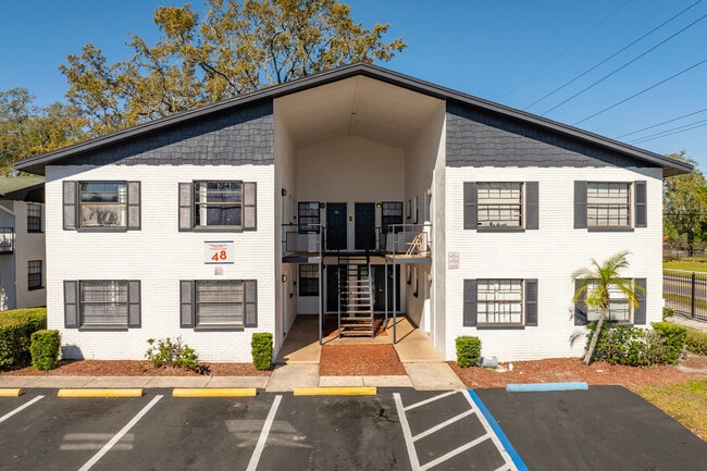 Vista Palms in Tampa, FL - Foto de edificio - Building Photo