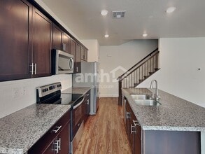 108 Market St in Henderson, NV - Building Photo - Building Photo