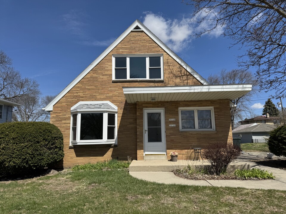10166 W Montana Ave in West Allis, WI - Building Photo