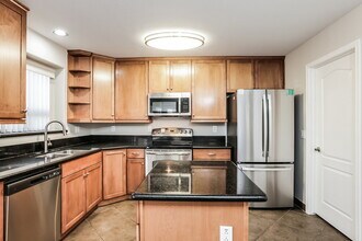 2505 W Red Fox Rd in Phoenix, AZ - Building Photo - Building Photo