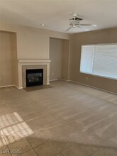 2143 Fort Sanders St in Henderson, NV - Foto de edificio - Building Photo