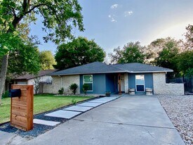 7302 Shadywood Dr in Austin, TX - Building Photo