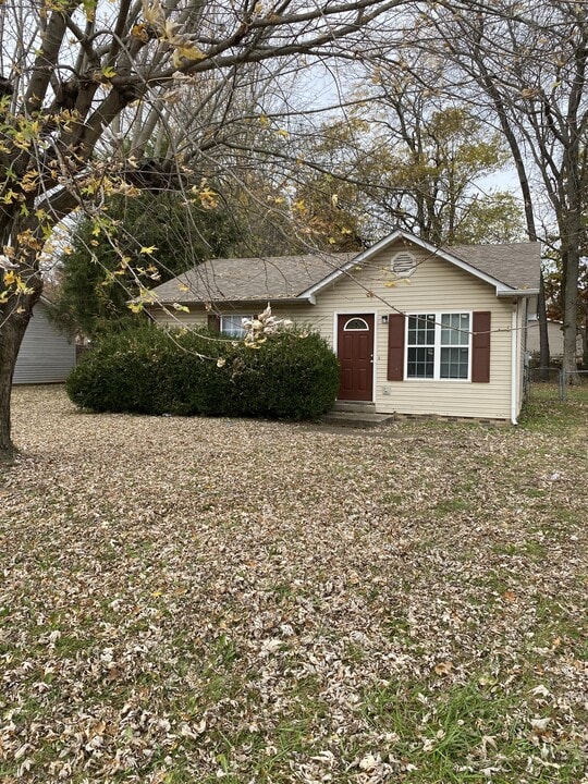 111 Gail St in Oak Grove, KY - Building Photo
