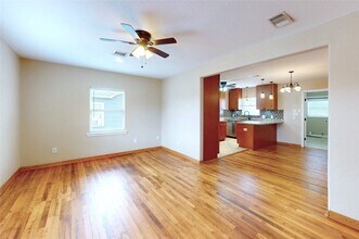 407 Arizona St in La Porte, TX - Foto de edificio - Building Photo