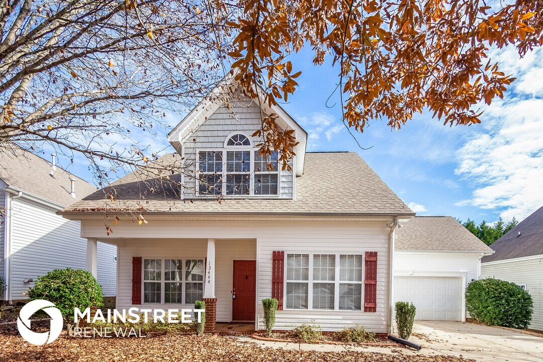 13444 Glenwyck Ln in Huntersville, NC - Building Photo