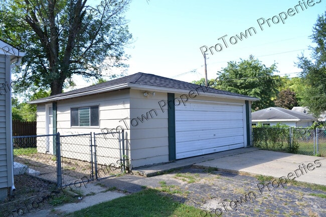 401 S Reed St in Joliet, IL - Building Photo - Building Photo