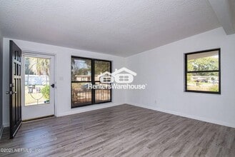 4611 Marlboro Cir E in Jacksonville, FL - Building Photo - Building Photo