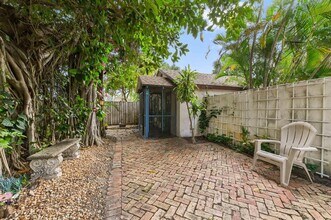 424 51st St in West Palm Beach, FL - Foto de edificio - Building Photo