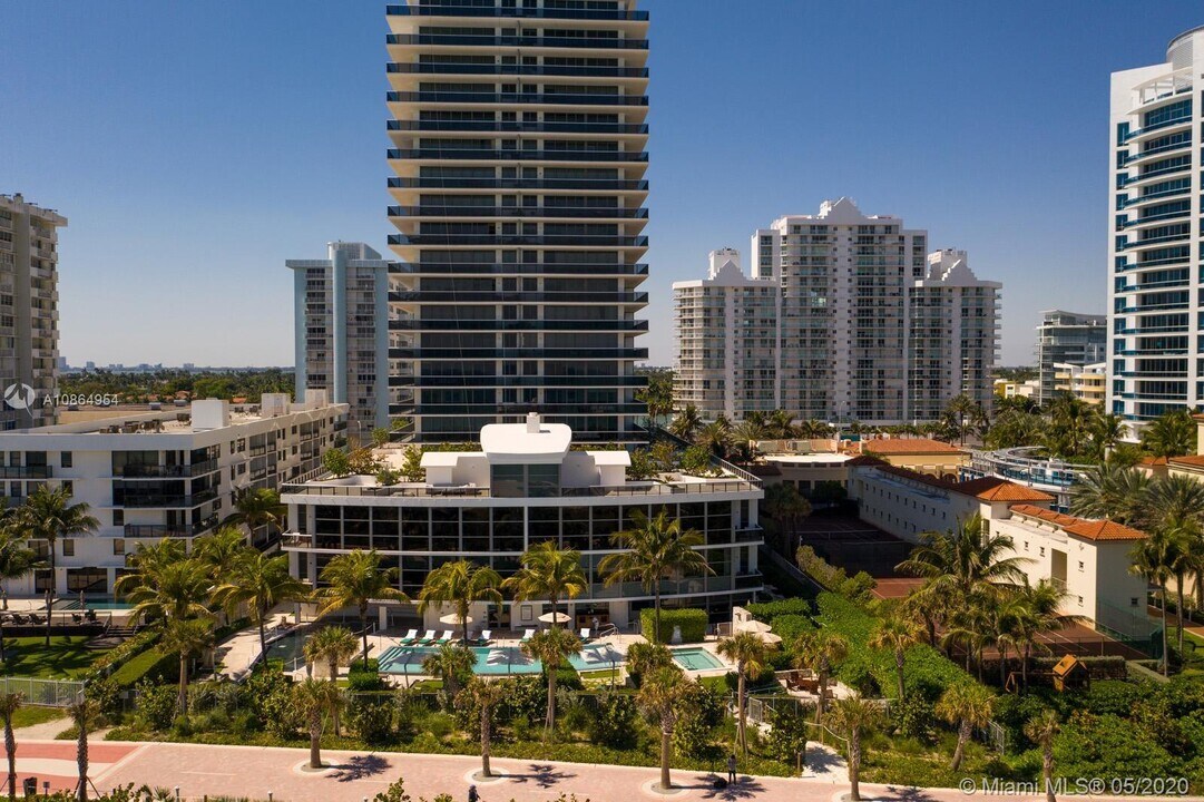 5875 Collins Ave-Unit -905 in Miami Beach, FL - Building Photo