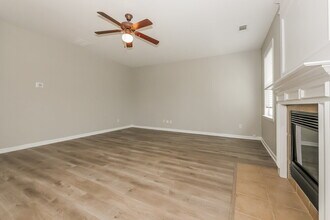 27 Aberdeen Ct in Newnan, GA - Building Photo - Building Photo