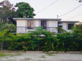 2575 SW 59th Ave in Miami, FL - Building Photo
