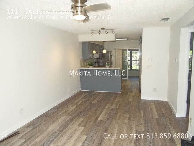 1116 Castlemay Cir in Dunedin, FL - Building Photo - Building Photo