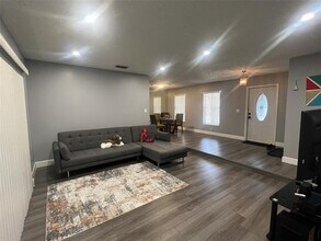 7975 NW 8th St in Margate, FL - Building Photo - Building Photo
