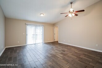 7609 Dover Cliff Dr S in Jacksonville, FL - Building Photo - Building Photo