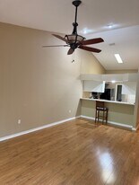 4700 SW Archer Rd in Gainesville, FL - Building Photo
