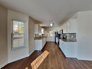 626 Mable Dr in La Vergne, TN - Building Photo - Building Photo