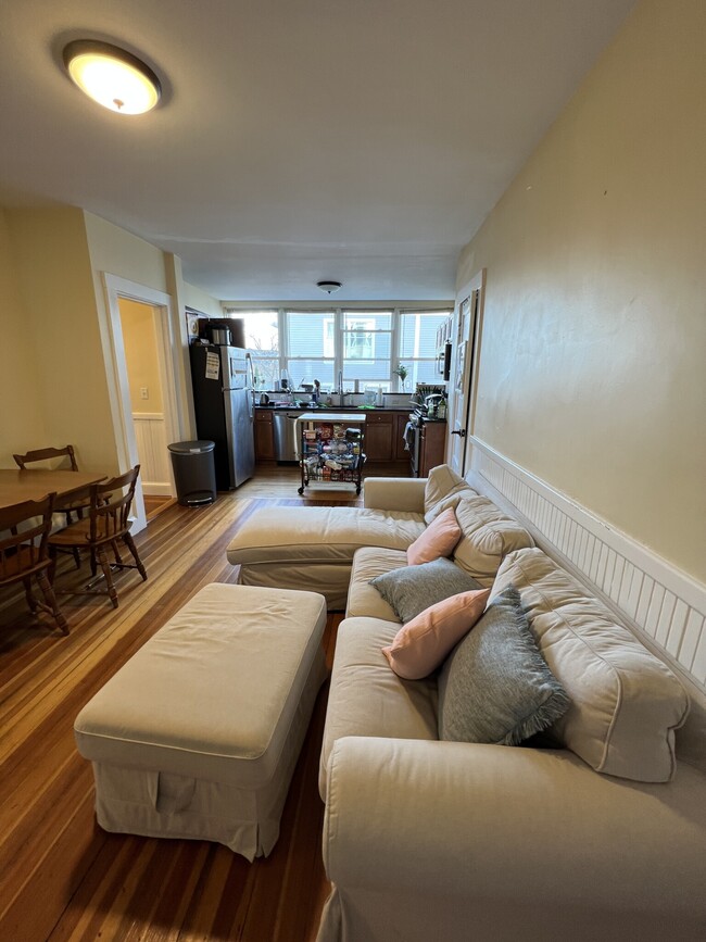 332 Beacon St, Unit 332 Beacon St. #2 in Somerville, MA - Building Photo - Building Photo