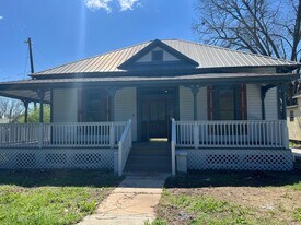 1711 17th St in Northport, AL - Building Photo