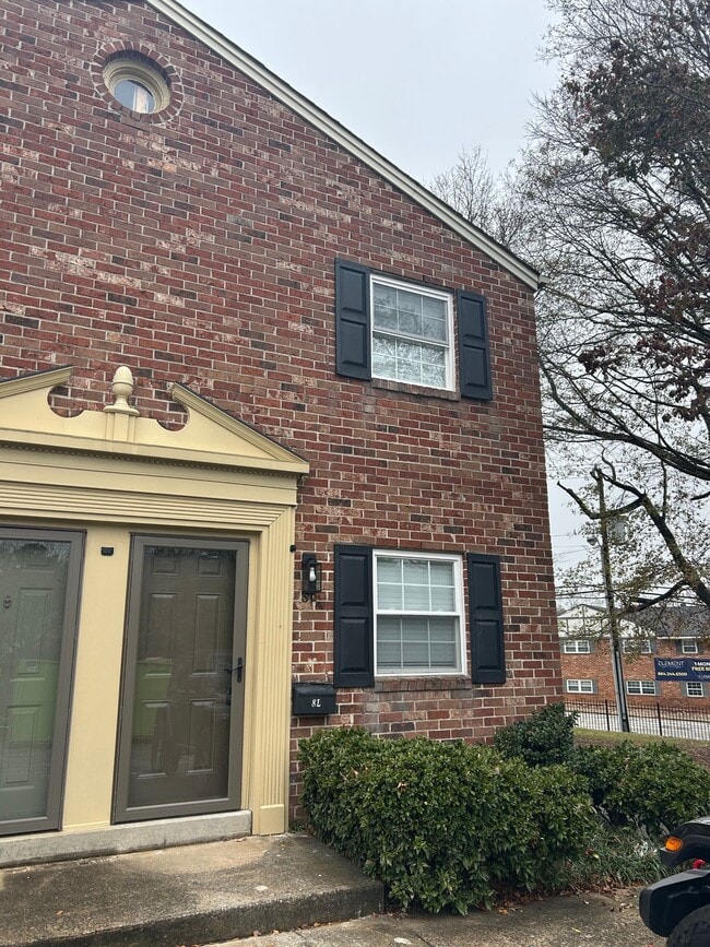 2530 E North St in Greenville, SC - Building Photo - Building Photo