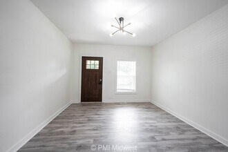 428 N Bradley Ave in Indianapolis, IN - Building Photo - Building Photo