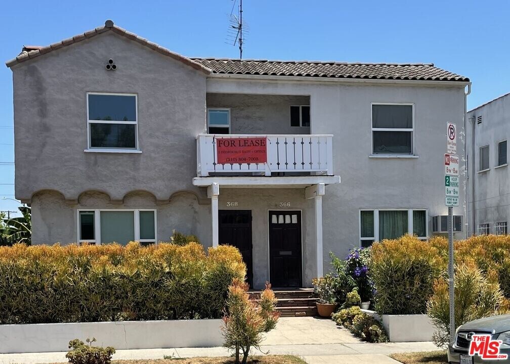 368 N Genesee Ave in Los Angeles, CA - Foto de edificio