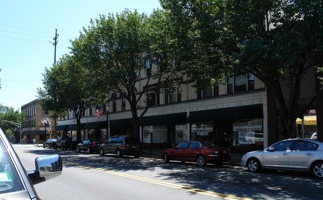 6-16 E Blackwell St in Dover, NJ - Building Photo - Building Photo