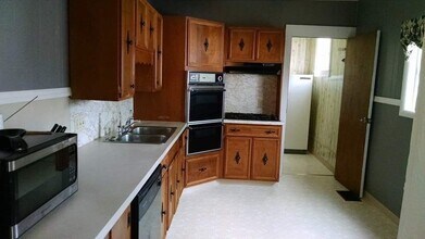 36 Prospect St in Jamestown, NY - Foto de edificio - Building Photo