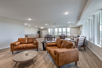 The Acres on Arrowhead ll in Duluth, MN - Foto de edificio - Interior Photo