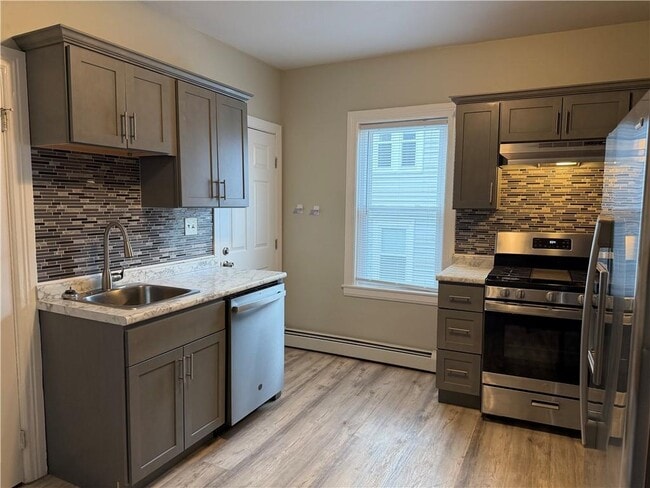 125 Calverley St in Providence, RI - Building Photo - Building Photo