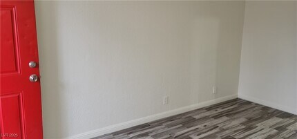 2105 Sunrise Ave-Unit -9 in Las Vegas, NV - Building Photo - Building Photo