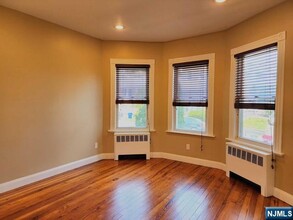 88 Passaic Ave in Hawthorne, NJ - Building Photo - Building Photo