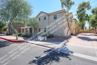 591 S Buena Vista Ct in Gilbert, AZ - Building Photo - Building Photo