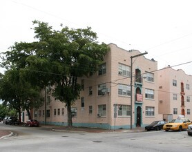 Earl Apartments in Miami, FL - Building Photo - Building Photo