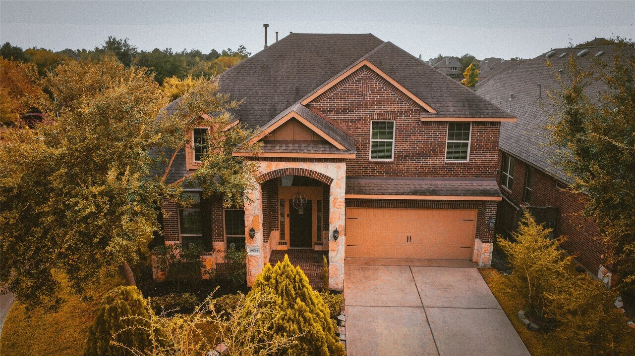 19506 Mills Glen Drive in Cypress, TX - Building Photo