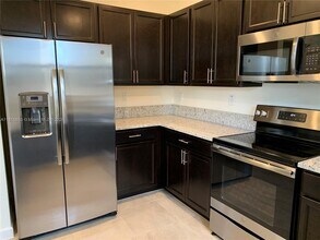 3523 W 105th Pl in Hialeah, FL - Building Photo - Building Photo