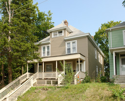 102-104 W Maynard Ave in Columbus, OH - Building Photo