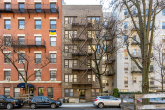 324 E 35th St in New York, NY - Building Photo - Building Photo