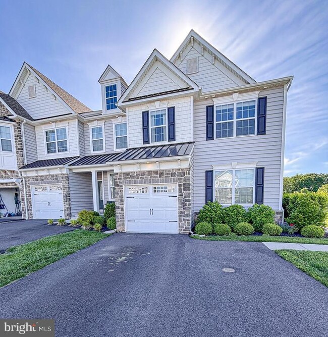 property at 313 Flintrock Ct
