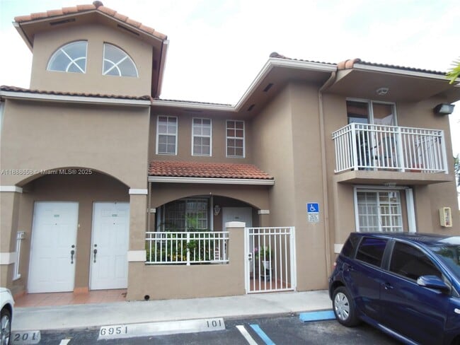 6951 W 29th Ave in Hialeah, FL - Building Photo - Building Photo