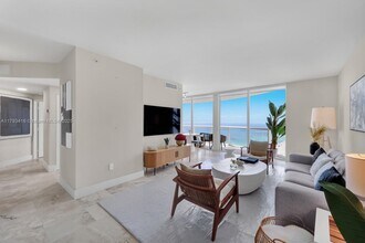 6365 Collins Ave, Unit 3906 in Miami Beach, FL - Building Photo - Building Photo