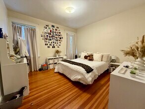 209 Chestnut Hill Ave, Unit 1 in Boston, MA - Foto de edificio - Building Photo