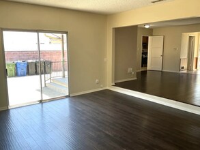 8139 Darby Ave in Los Angeles, CA - Building Photo - Building Photo