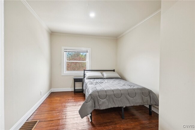 property at 40 Lakeview Cir