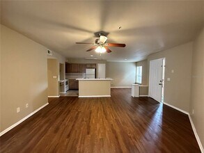 494 N Pin Oak Pl in Longwood, FL - Building Photo - Building Photo