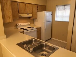2145 SW 39th Way in Gainesville, FL - Building Photo - Building Photo