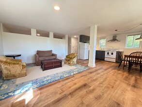 74 Battle Ave in Castine, ME - Building Photo - Building Photo