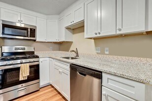 81 Summer St, Unit 2 in Somerville, MA - Building Photo