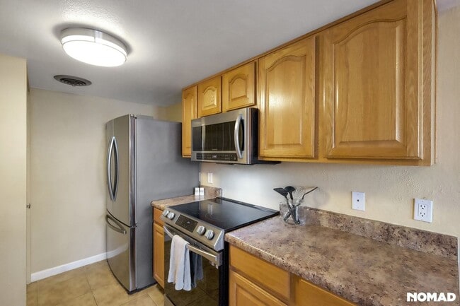 1049 N Granite Reef Rd in Scottsdale, AZ - Building Photo - Building Photo