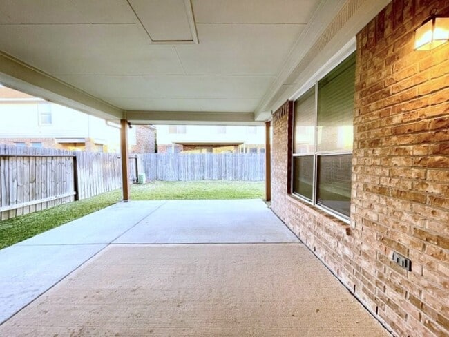 property at 6715 Pheasant Oak Dr