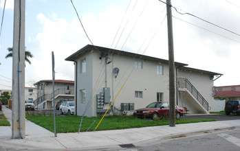 1051 SW 28th Ave in Miami, FL - Building Photo - Building Photo